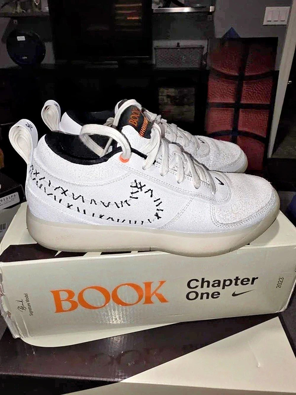Nike Book 1 Basketball Sneakers White US 9.5 Like New